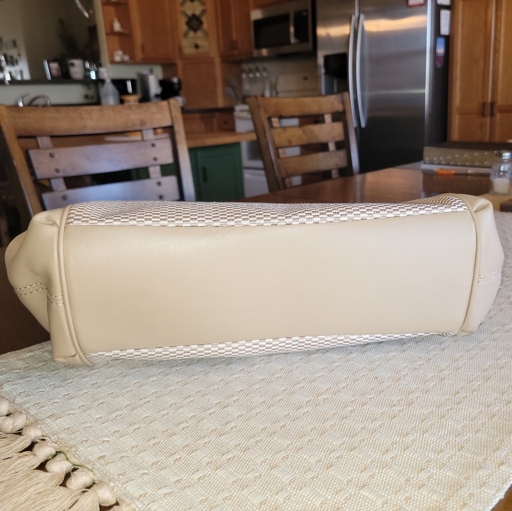 Coach Lexy Beige Legacy Jacquard Women's Bag - Not yellow tone - Excellent! - Picture 5 of 16